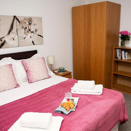 Apt 2, Trafalgar Square 2Nd Floor By Indigo Flats London Exteriör bild