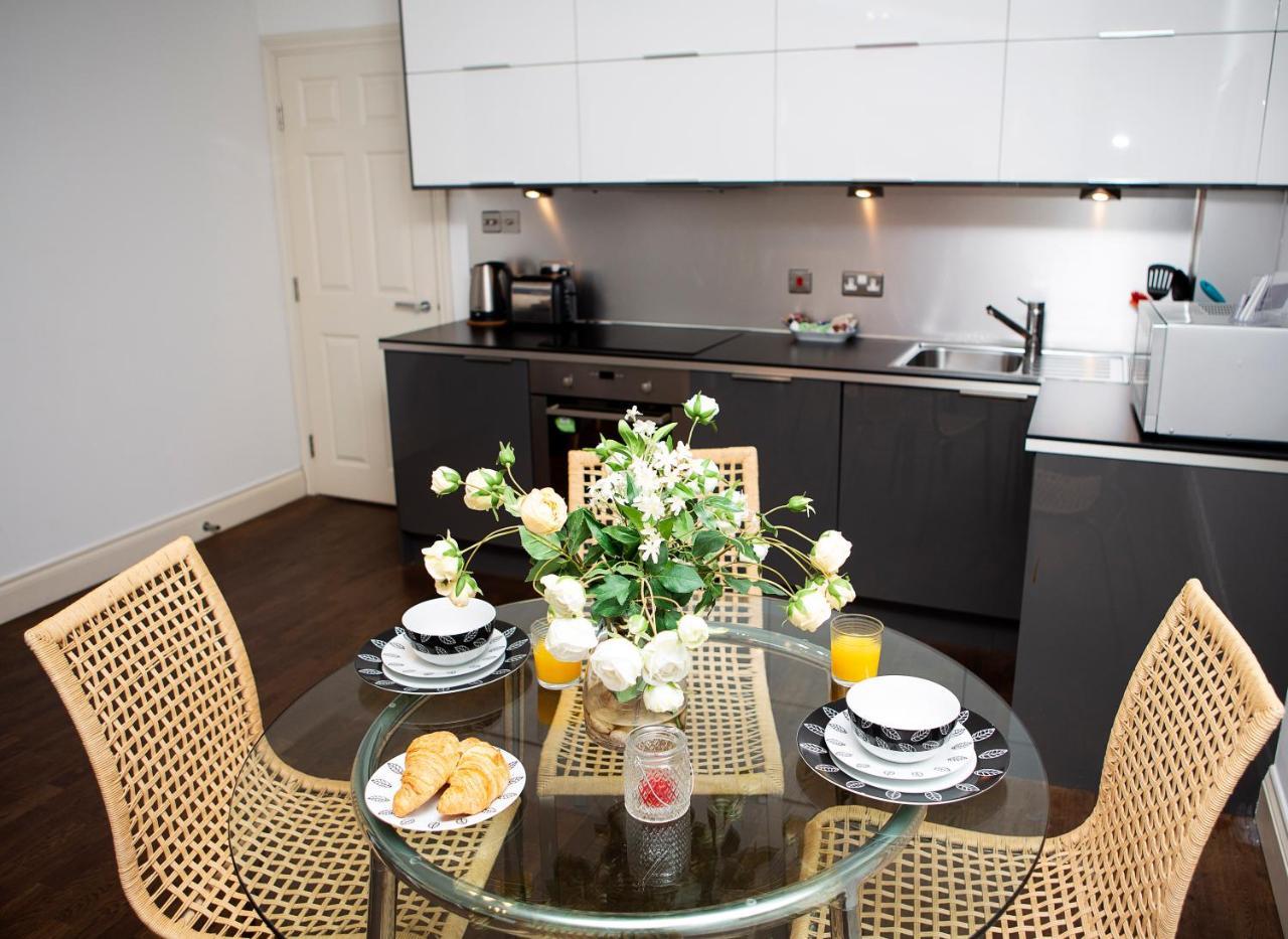 Apt 2, Trafalgar Square 2Nd Floor By Indigo Flats London Exteriör bild