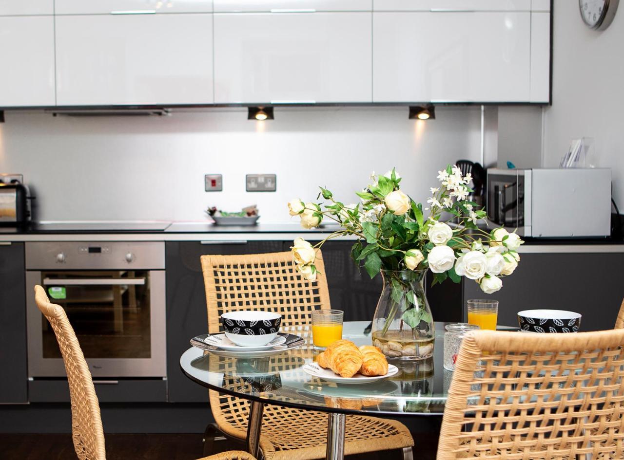Apt 2, Trafalgar Square 2Nd Floor By Indigo Flats London Exteriör bild