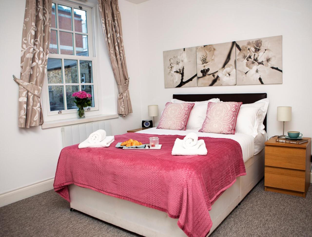 Apt 2, Trafalgar Square 2Nd Floor By Indigo Flats London Exteriör bild