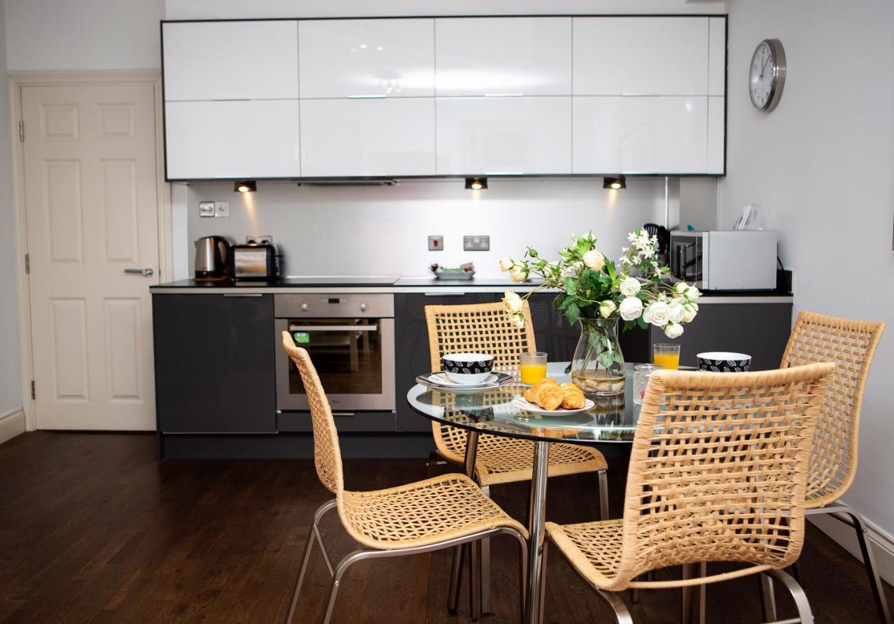 Apt 2, Trafalgar Square 2Nd Floor By Indigo Flats London Exteriör bild