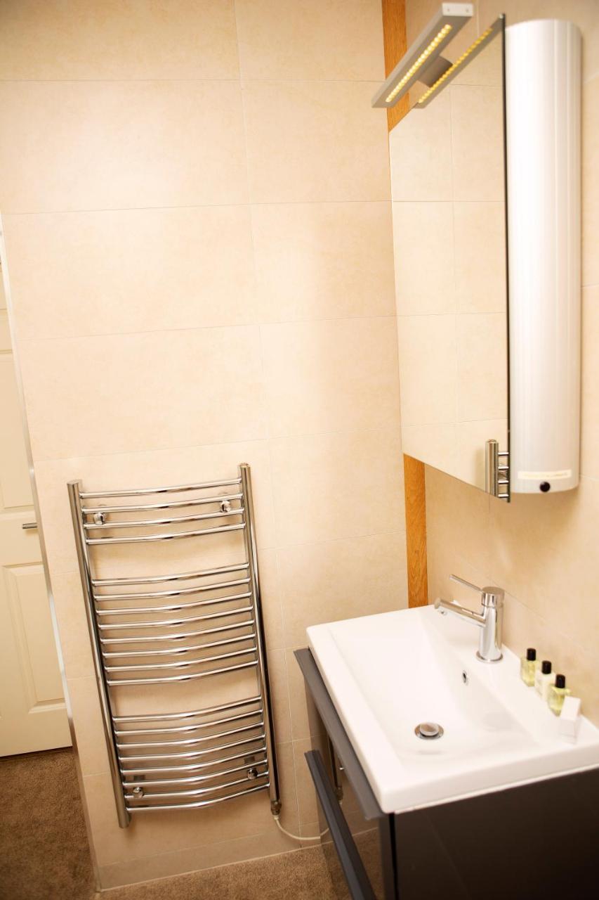 Apt 2, Trafalgar Square 2Nd Floor By Indigo Flats London Exteriör bild
