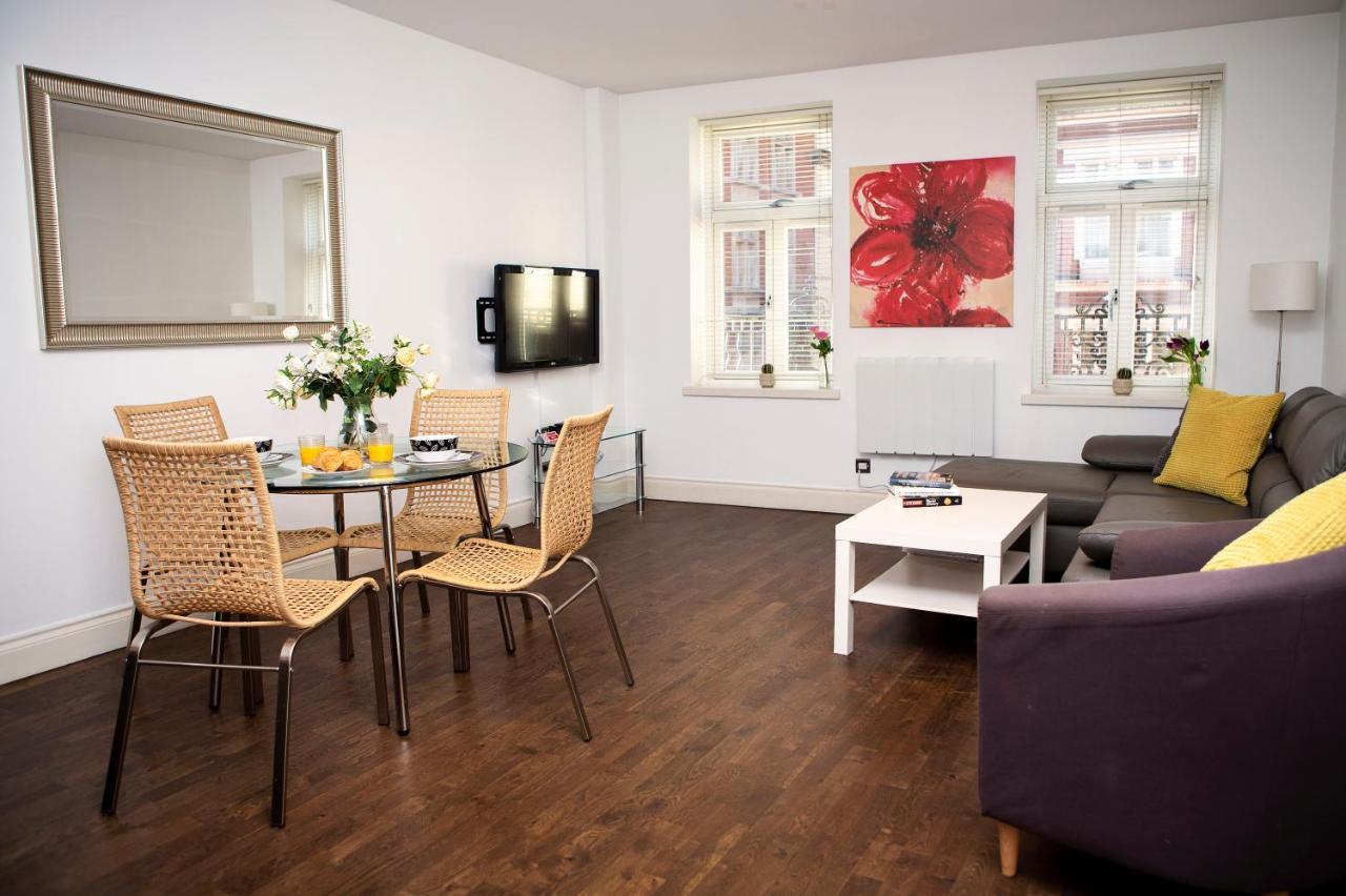 Apt 2, Trafalgar Square 2Nd Floor By Indigo Flats London Exteriör bild